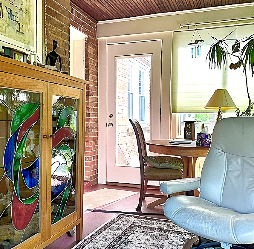 How Therapy Without Insurance Supports Security Clearance Holders